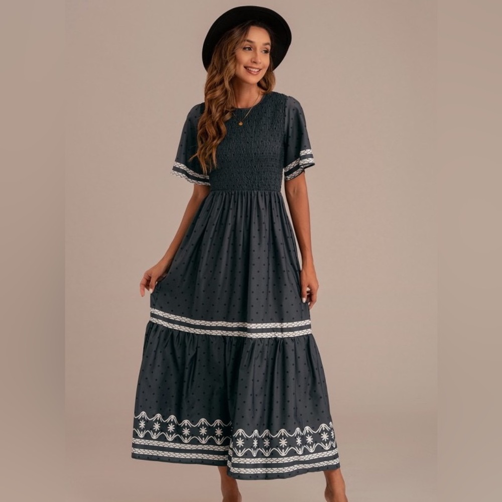 Pettalush Black Short Sleeve Round Neck Elastic Waist Smocked Maxi Dress.
